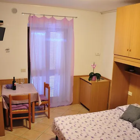 North Wind & * Domaso